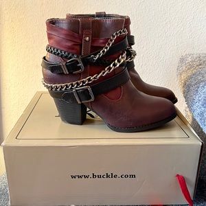 Women buckle ankle booties